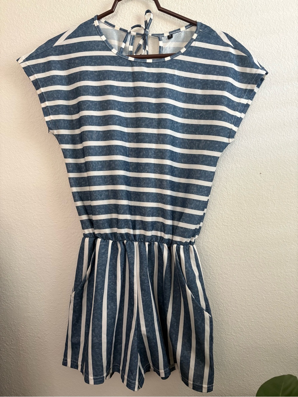 Cup of Tea Striped Blue and White Casual Tie-Back Romper EUC SMALL